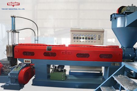 মেইন এক্সট্রুডার